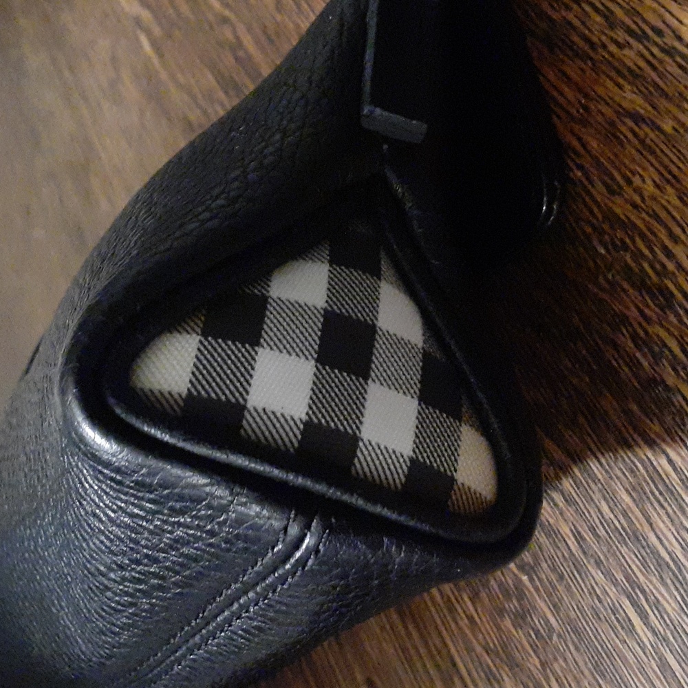 BURBERRY BLACK LEATHER CLUTCH WITH TOGGLE EUC - Picture 8 of 13